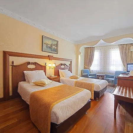 Triton Hotel 4*