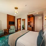 Otel Triton 4*