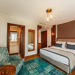 Triton 4*