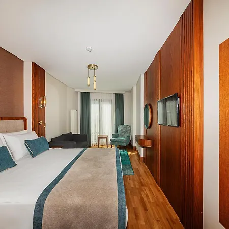 Triton & Boutique In The Old Отель 4*