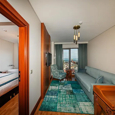 Triton 4* Κωνσταντινούπολη