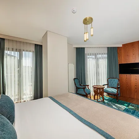 Triton & Boutique In The Old Отель 4*