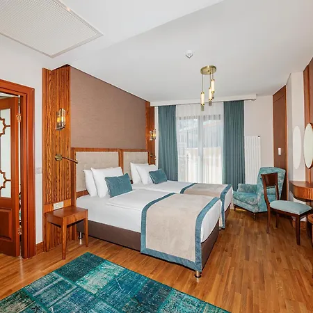 Hotel Triton 4*