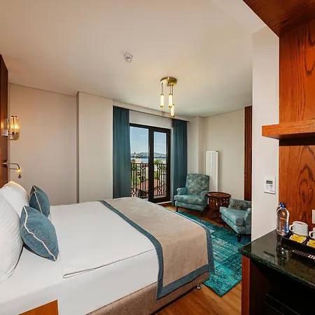 Hotel Triton