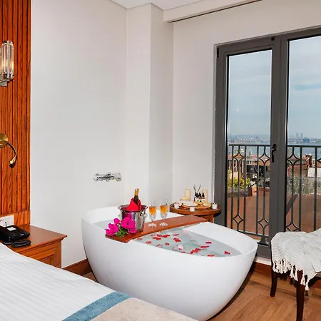 Triton 4* Κωνσταντινούπολη