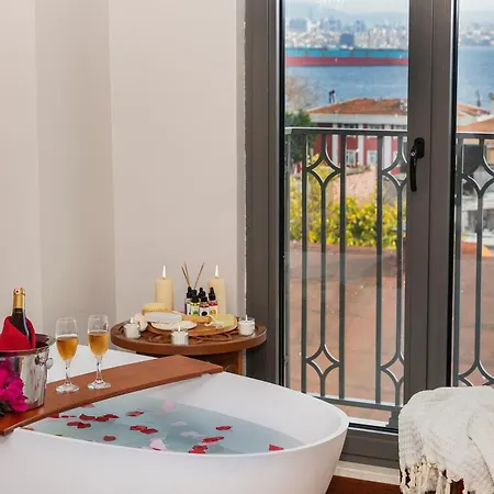 Triton 4* Κωνσταντινούπολη