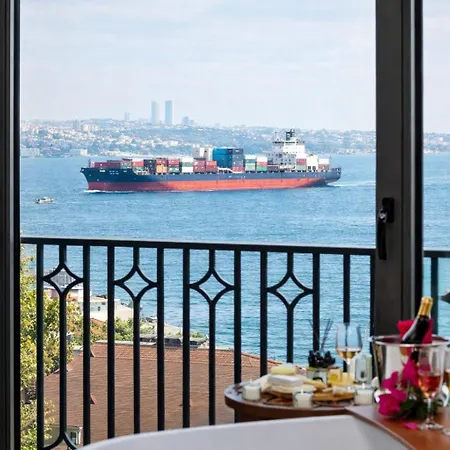 Otel Triton & Boutique In The Old 4*