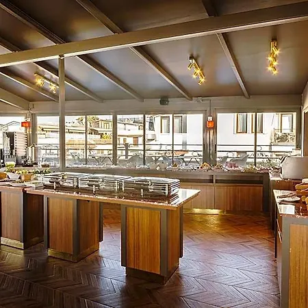 Otel Triton & Boutique In The Old 4*