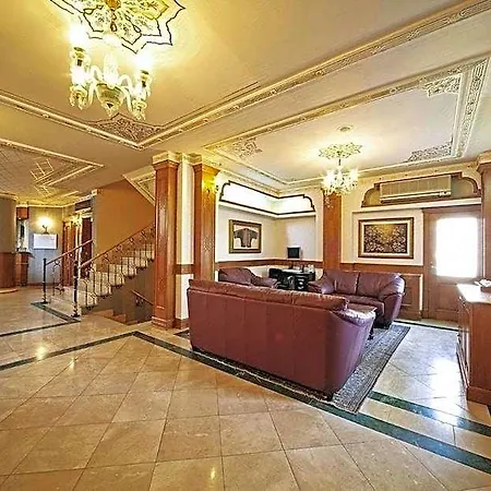 Triton & Boutique In The Old Otel