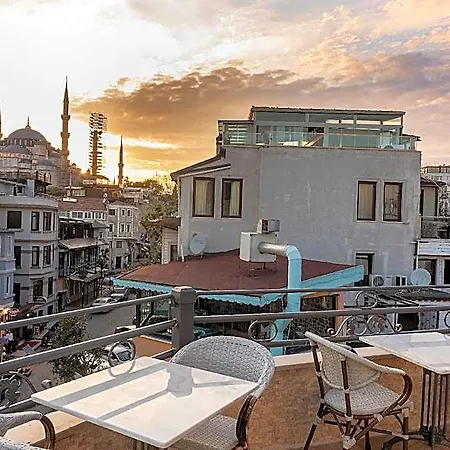 Triton & Boutique In The Old Otel 4*