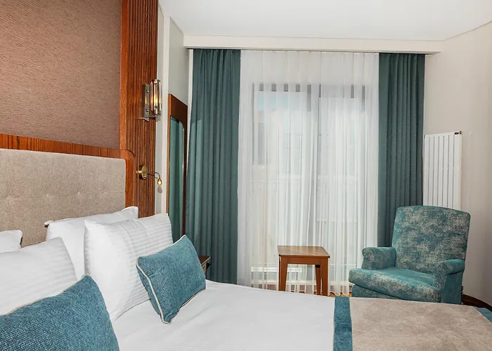 Triton Отель 4*