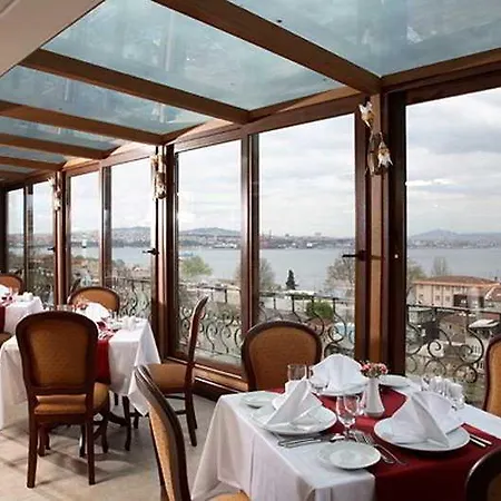 Triton Hotel Istanboel