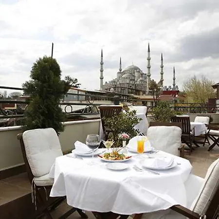 Hotel Triton