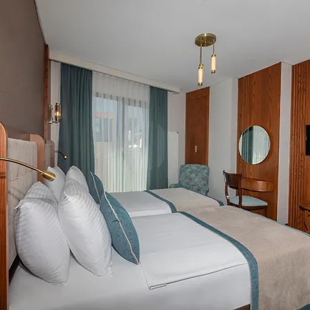 Triton 4* Istambul